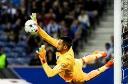 开云APP-包含黑龙江队门将表现出色，扑出关键球帮助球队获胜的词条