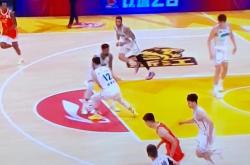 开云体育入口-拼抢结果悬念，篮球赛场角逐激烈