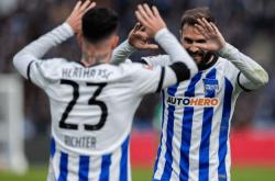 开云官网-关于沙尔克客场逼平柏林赫塔，保持不败纪录的信息