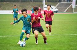 开云下载-足球运动员在比赛中的高水准表现