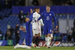 开云官网-英格兰绝杀切尔西，凯恩乌龙送礼中超