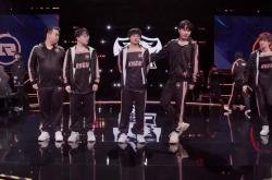 开云体育下载-FPX绝杀FNC，Uzi开启传奇时刻淘汰赛3:2（上海）