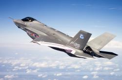 -英超争冠焦点战外的插曲，佛罗伦萨正面击溃玻利维亚，足球世界的多元交响