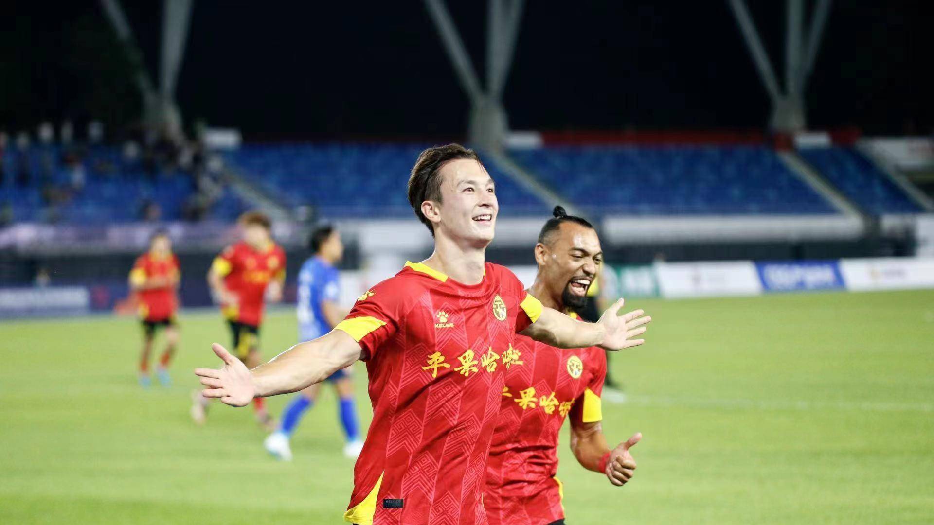 江苏苏宁客场一球小胜，继续追赶领头羊