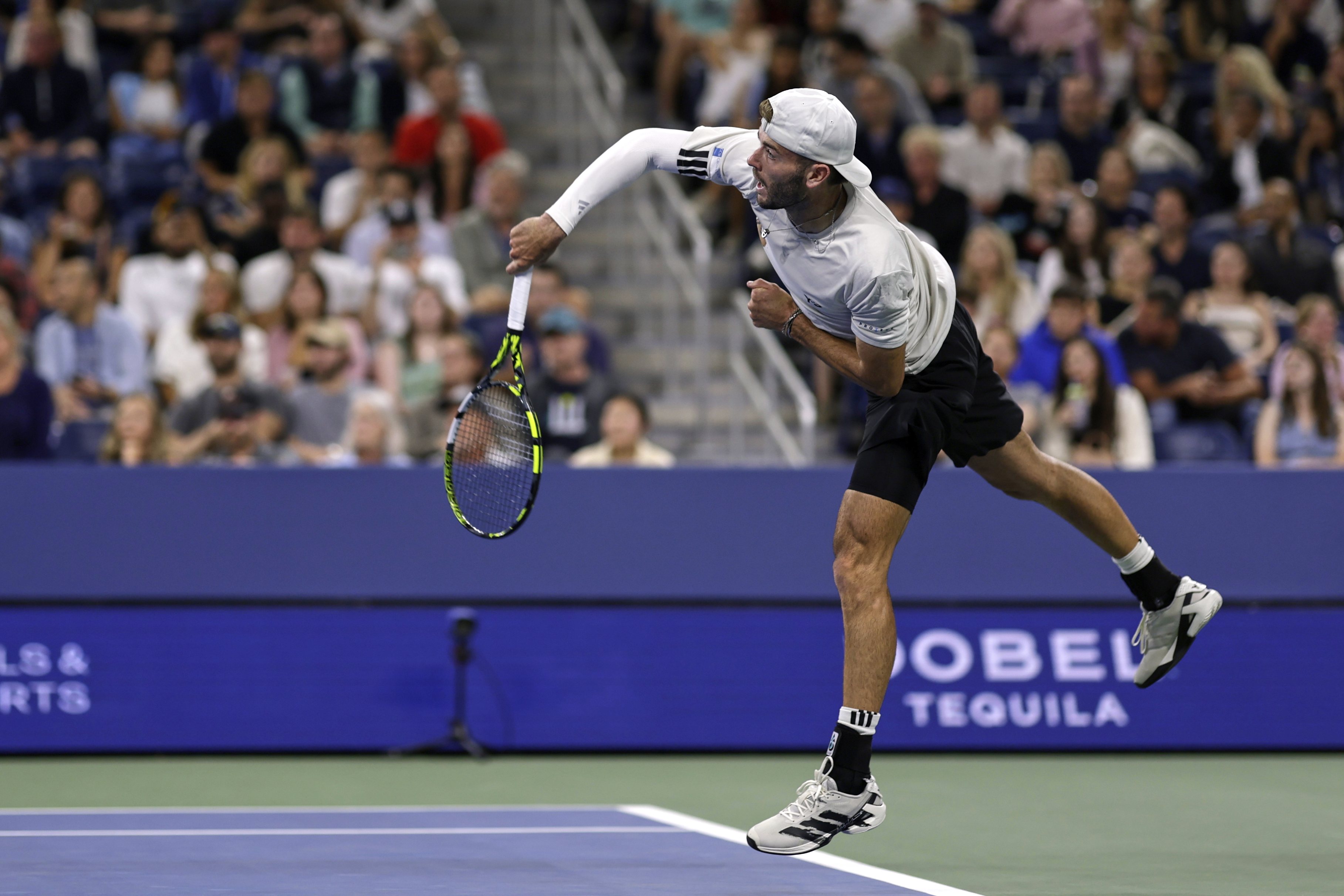 美网险胜澳网，兹维列夫刷新纪录