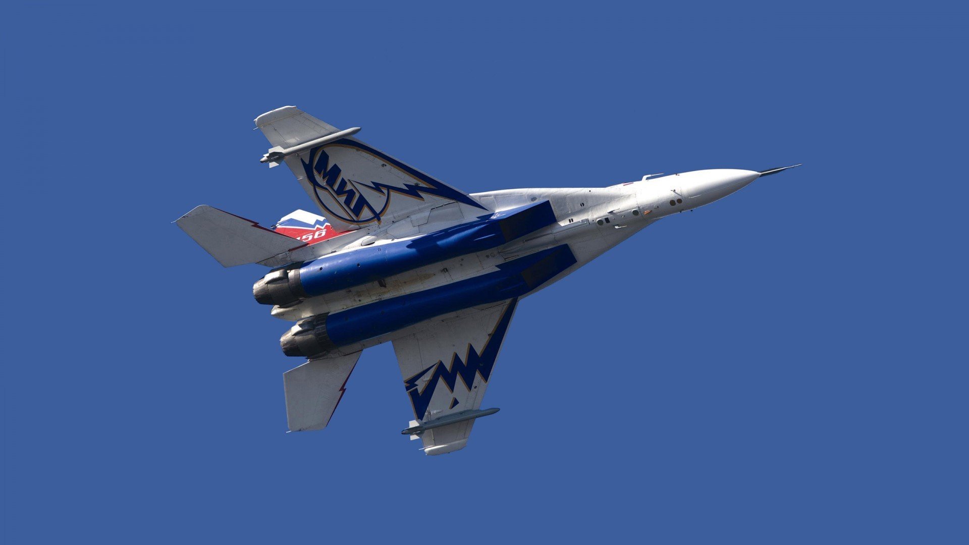 欧冠烽烟，巴尔韦德雷霆爆发，德国战车一波流击沉黄色潜水艇