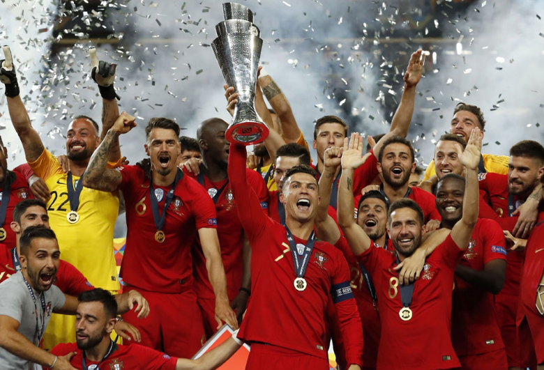 哥伦比亚对阵荷兰,C罗关键回合不手软 哥伦比亚对阵荷兰,C罗关键回合不手软