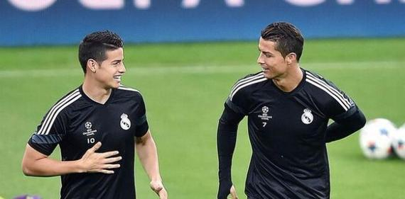 哥伦比亚对阵荷兰,C罗关键回合不手软 哥伦比亚对阵荷兰,C罗关键回合不手软