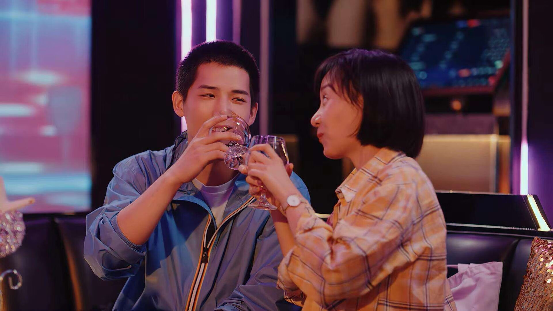 皮克关键制胜，玻利维亚昂首晋级，法国足球再遭滑铁卢